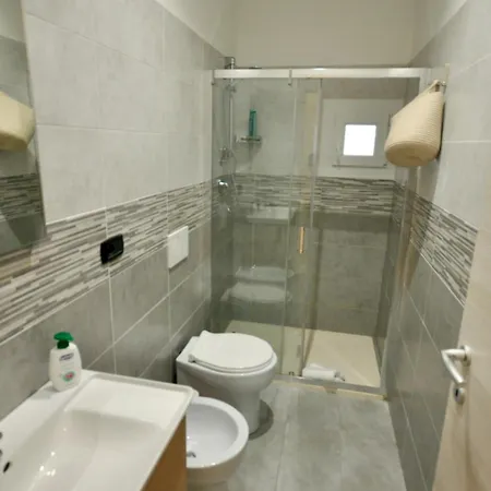 Apartment H2Ome Lagaccio, 4 Camere 2 Bagni, Ac, Vicino Alla Stazione Principe Genua