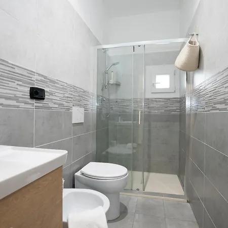 H2ome Lagaccio Stazione Principe, 4 2 Bagni, Ac דירה *