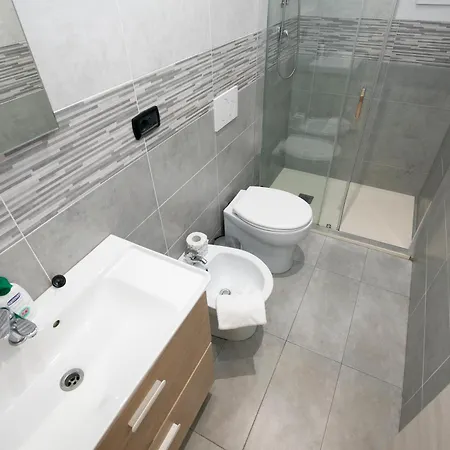 H2ome Lagaccio Stazione Principe, 4 2 Bagni, Ac ג'נובה